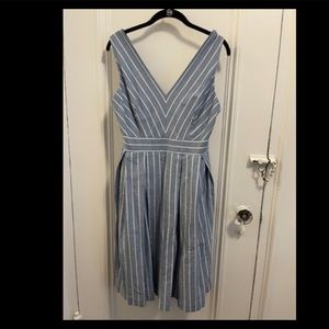 Gal Meets Glam Collection Size 6 Dress